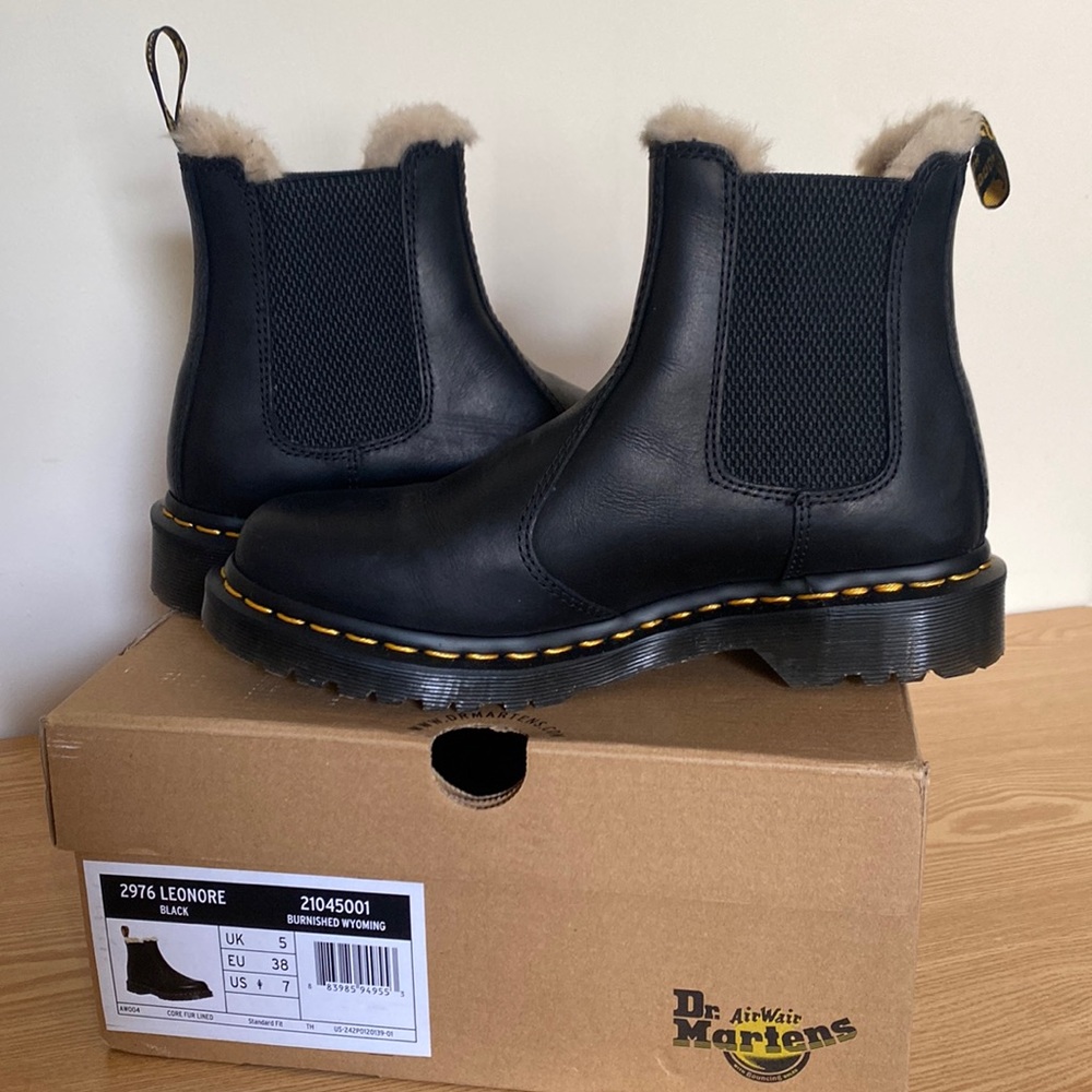 DR. MARTENS 2976 CHELSEA BOOT - WOMEN'S